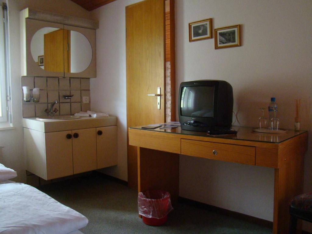 Guest House Bellerive Faulensee Δωμάτιο φωτογραφία